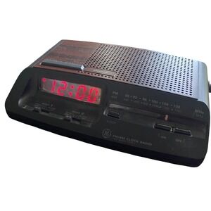 Vintage GE FM/AM Clock Radio Two Wake Times Digital Display Wood Grain 7-4621A‎